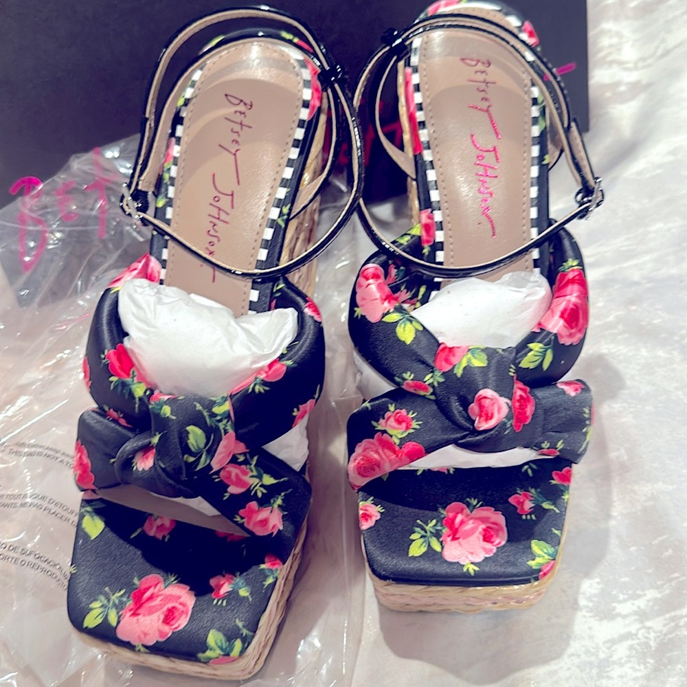 Betsey Johnson Pansie Sandles